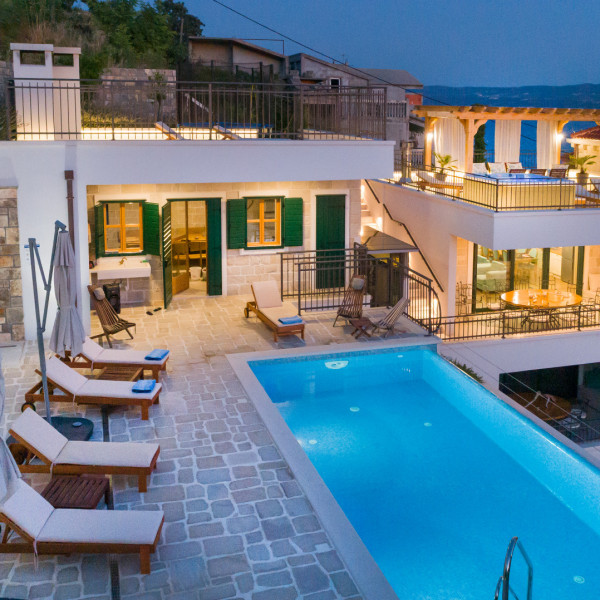 Villa Mladenka, Villa Mladenka mit beheiztem Infinity-Pool, Dalmatien, Kroatien Jesenice