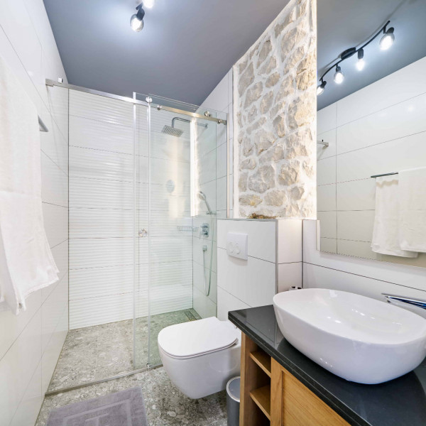 Bathroom / WC, Villa Mladenka, Villa Mladenka with Heated Infinity Pool, Dalmatia, Croatia Jesenice