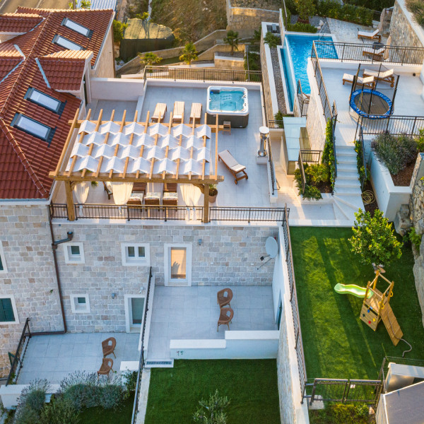 Villa Mladenka, Villa Mladenka mit beheiztem Infinity-Pool, Dalmatien, Kroatien Jesenice