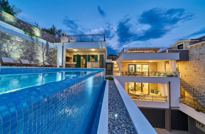 Villa Mladenka, Villa Mladenka mit beheiztem Infinity-Pool, Dalmatien, Kroatien Jesenice