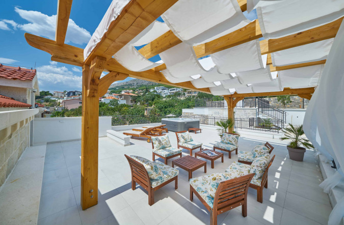Villa Mladenka with Heated Infinity Pool, Dalmatia, Croatia Jesenice