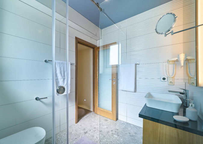 Villa Mladenka with Heated Infinity Pool, Dalmatia, Croatia Jesenice
