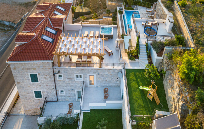 Villa Mladenka with Heated Infinity Pool, Dalmatia, Croatia Jesenice