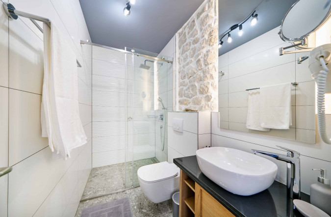Villa Mladenka with Heated Infinity Pool, Dalmatia, Croatia Jesenice
